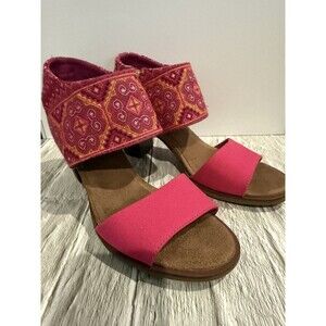 Toms Women's Size 8 fuchsia Sandal  Print Canvas Suede Heel